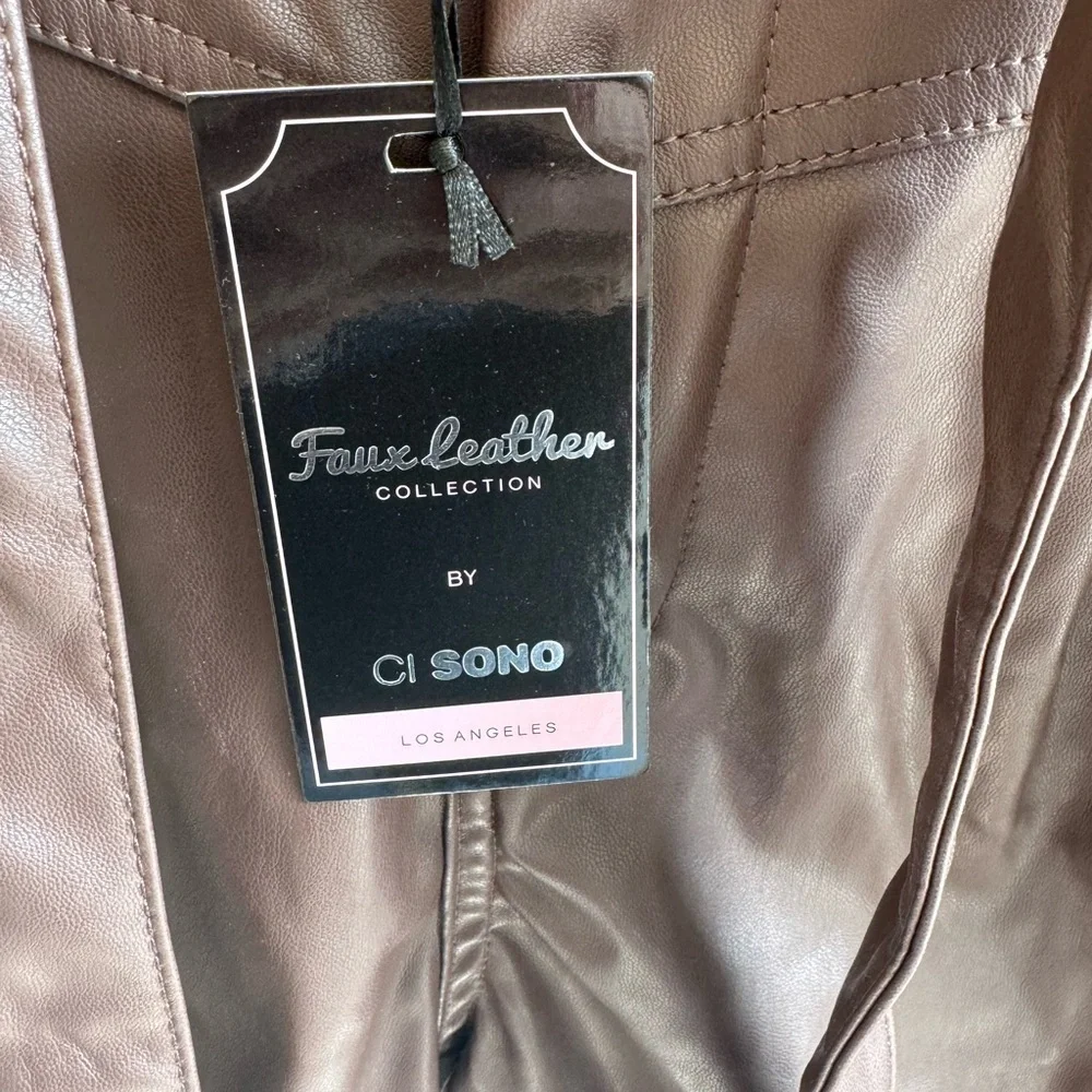 NWT Ci Sono Dark Brown Faux Leather Women Shorts - Picture 2 of 8